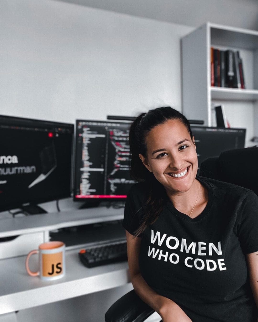 "Women who code" black t-shirt